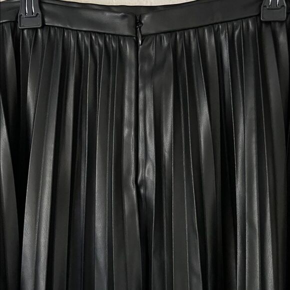 NWT French Connection ETTA Recycled Vegan Leather Skirt in Size 12 - Picture 7 of 15